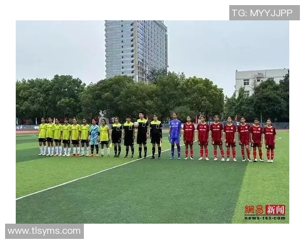 足球球星里奋勇拼搏谱写绿茵传奇故事